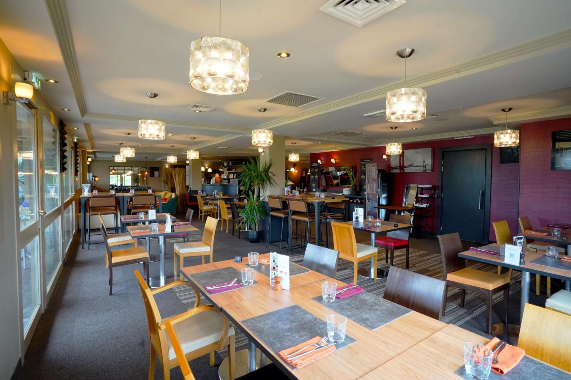 Best Western L'Atelier 117 Maubeuge Esterno foto