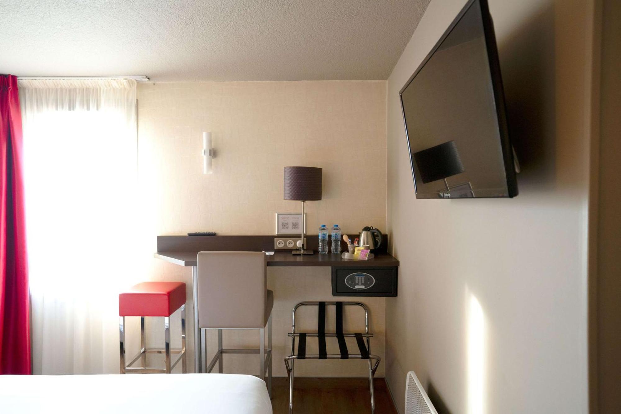 Best Western L'Atelier 117 Maubeuge Esterno foto