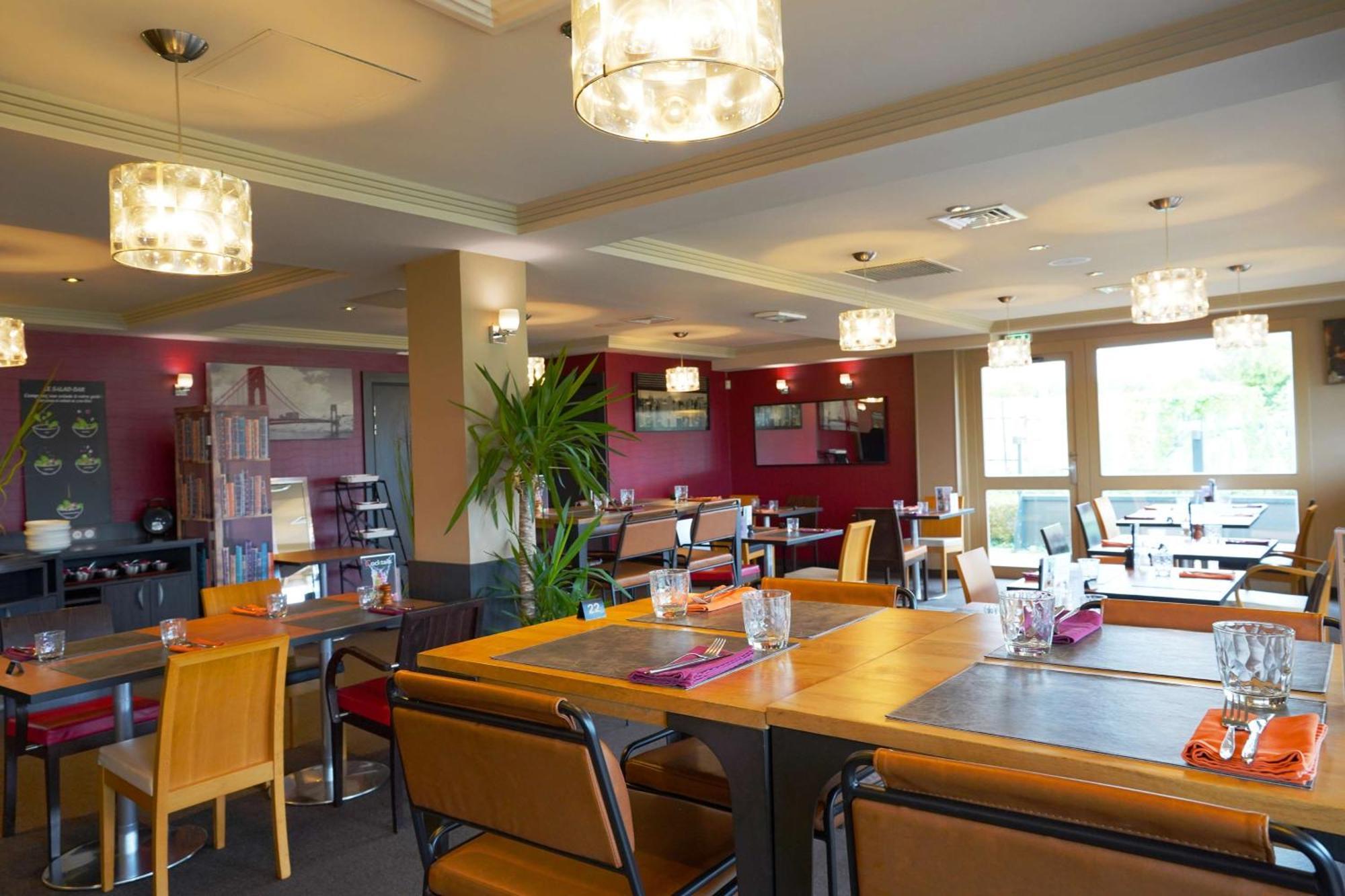 Best Western L'Atelier 117 Maubeuge Esterno foto