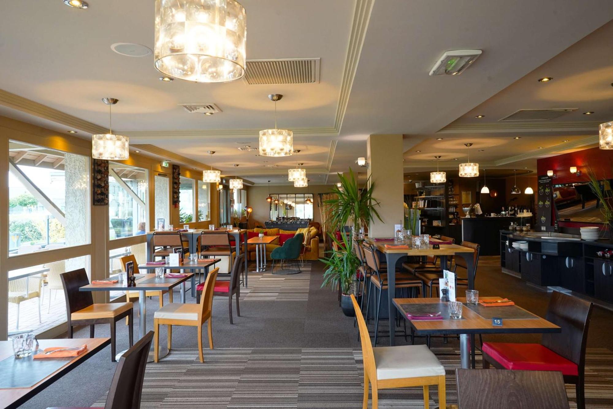 Best Western L'Atelier 117 Maubeuge Esterno foto