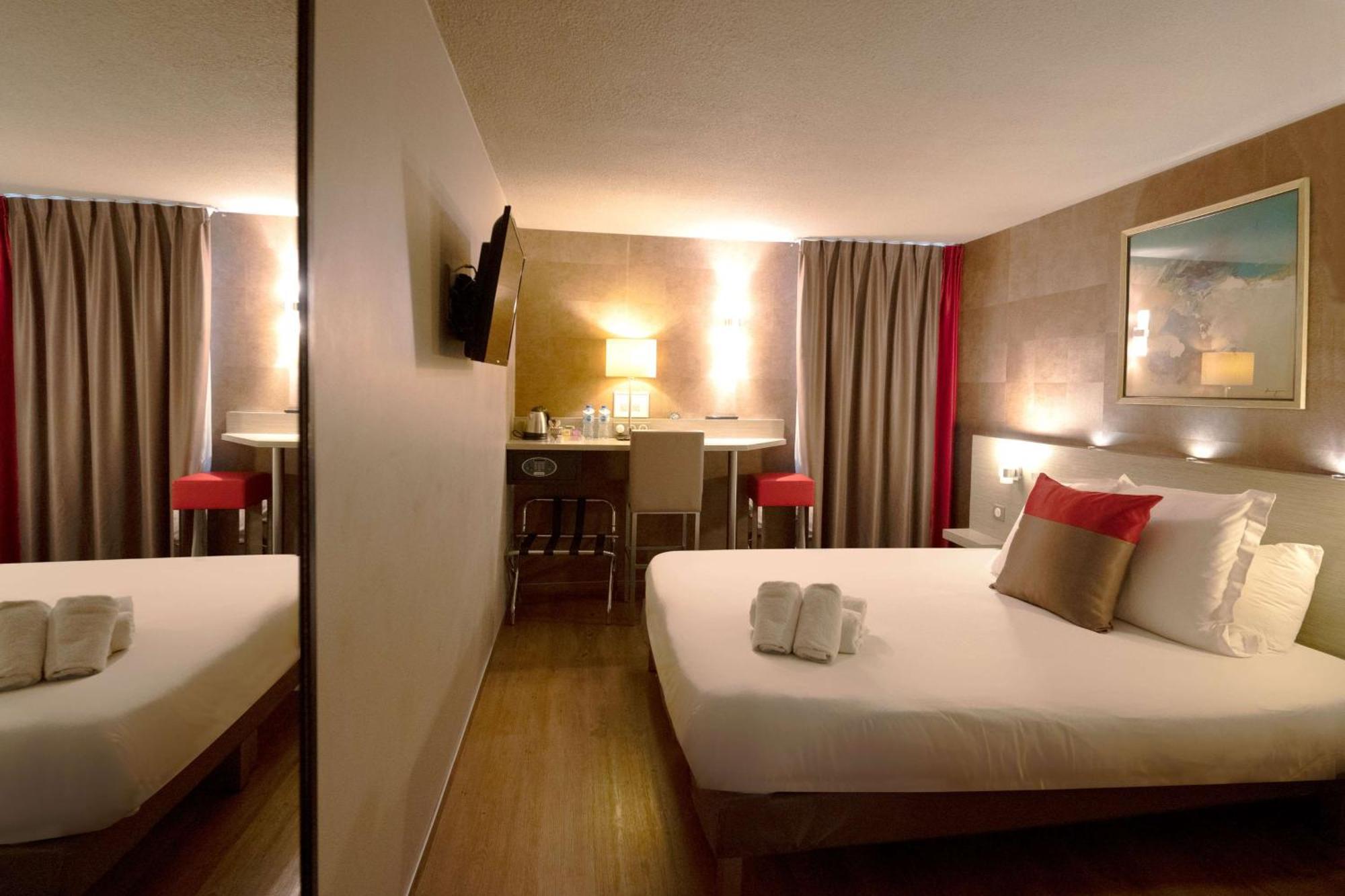 Best Western L'Atelier 117 Maubeuge Esterno foto