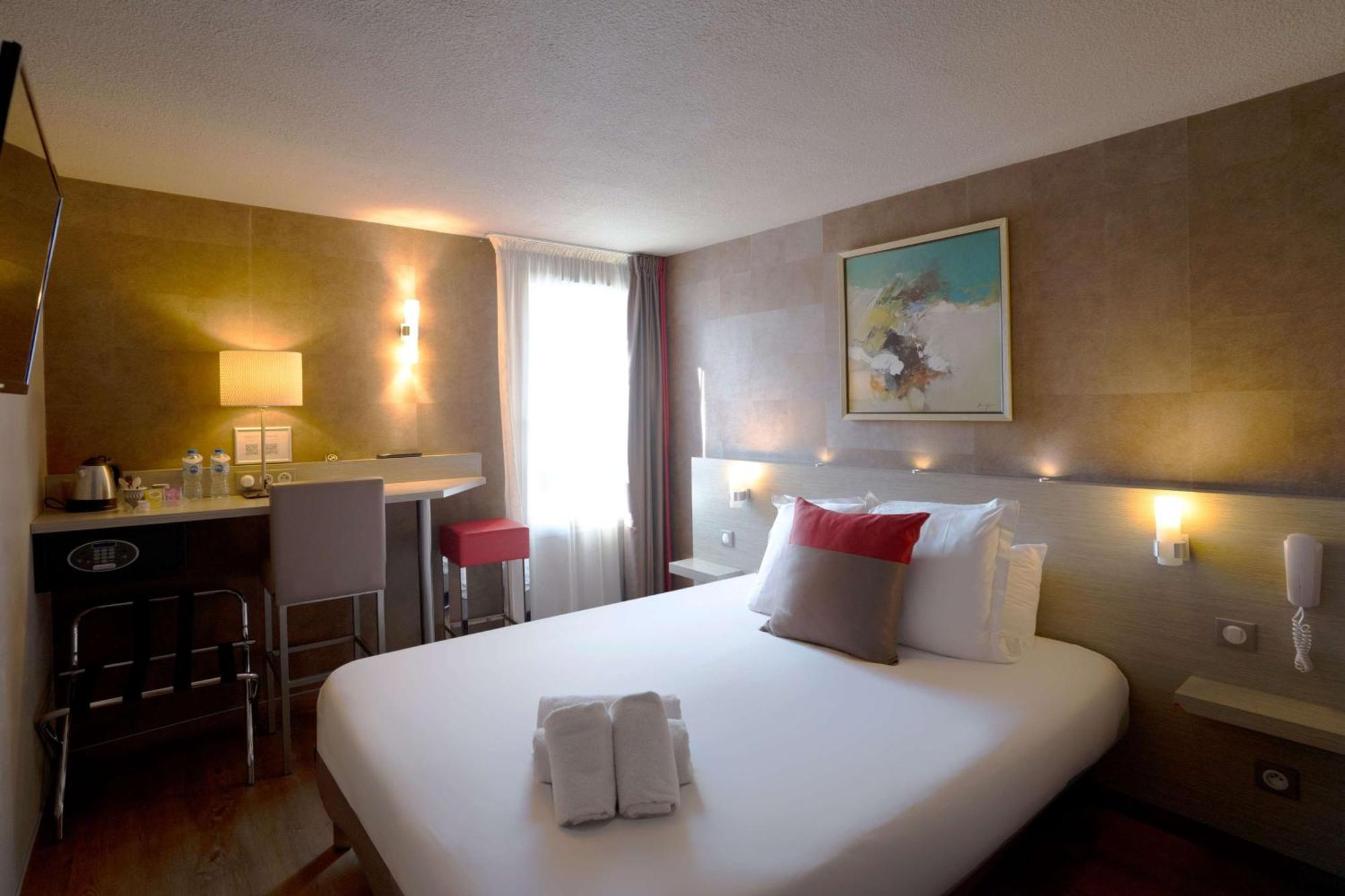 Best Western L'Atelier 117 Maubeuge Esterno foto